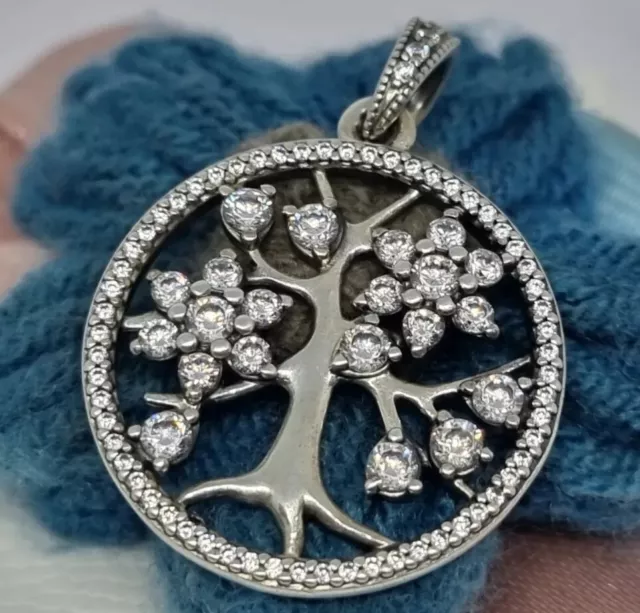 Sparkling family store tree necklace
