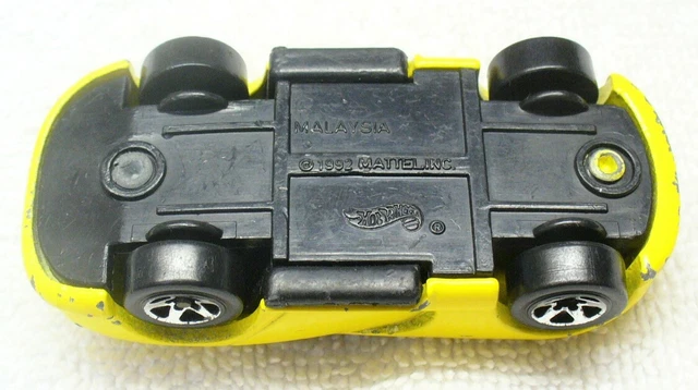 1992 HOT WHEELS-Yellow 1/64 Die Cast Dodge Viper RT/10 Car-Malaysia 3