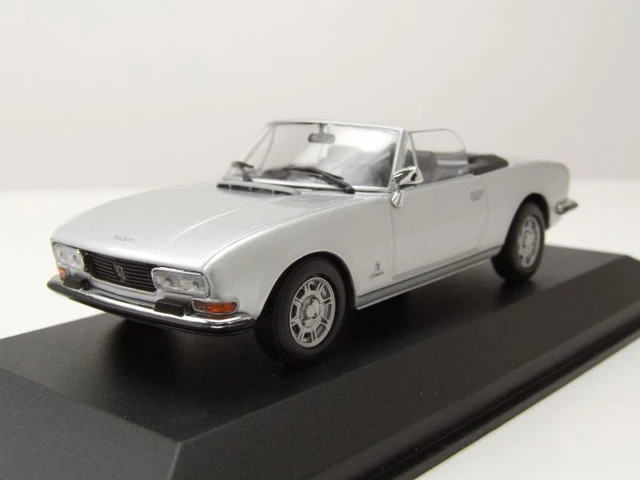 Peugeot 504 Cabriolet 1977 Argent Maquette de Voiture 1:43 Maxichamps