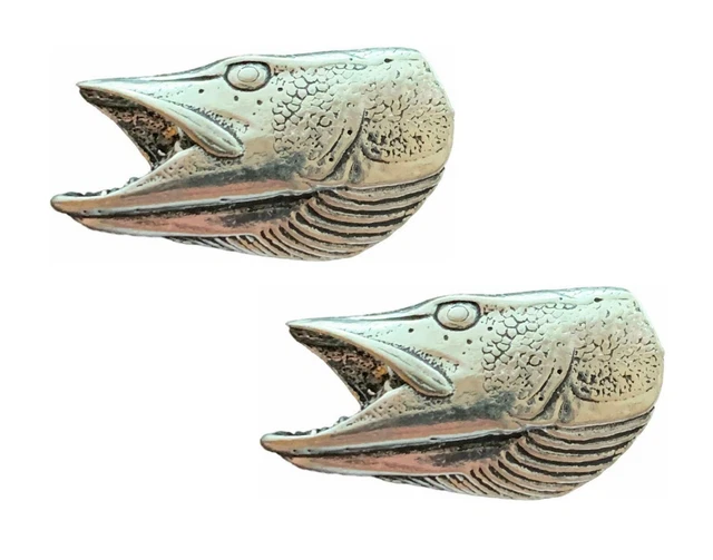 2 X Lucio `S Cabeza Fish Hecho a Mano De Peltre Inglés Pin Insignia TSB-F21