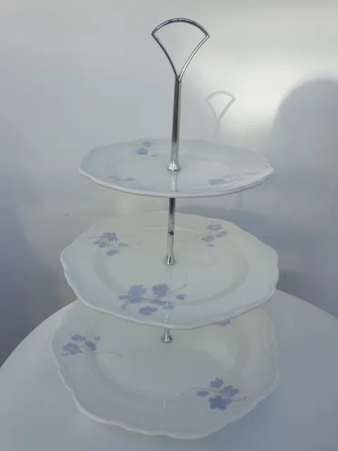 Soporte para pastel Wedgwood azul floral de 3 niveles para servir té de la tarde