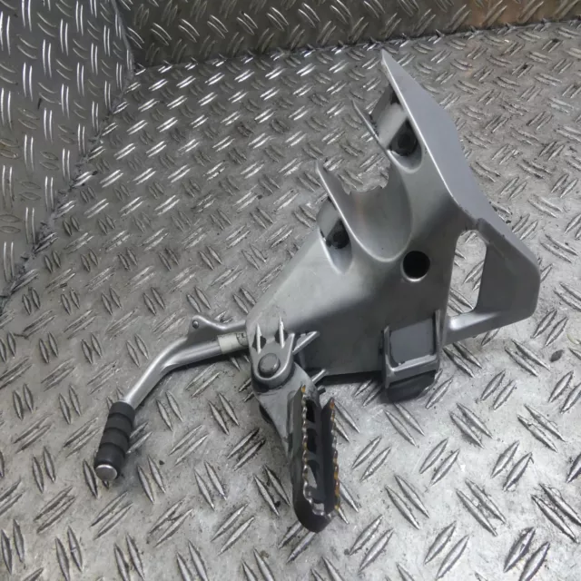 BMW R 1100 GS EZ:99 piastra di supporto poggiapiedi sinistra con poggiapiedi e leva del cambio 54982