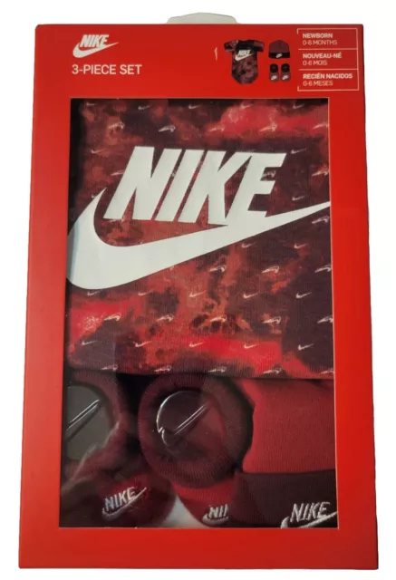 Nike Baby Newborn Boy 3 Piece Set Red & White 0-6 Months FREE SHIP $30