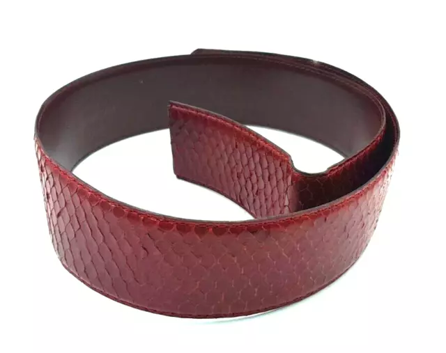 Pieza de cuero genuino piel de serpiente rojo carmín de 36" para cinturón, diadema de sombrero, artesanía