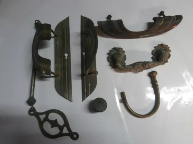 Lot De Poignees De Meubles Anciens En Laiton