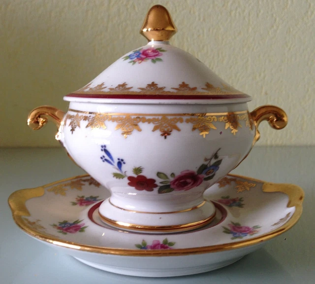 Pot couvert ou pot à bouillon en porcelaine CT Limoges  France