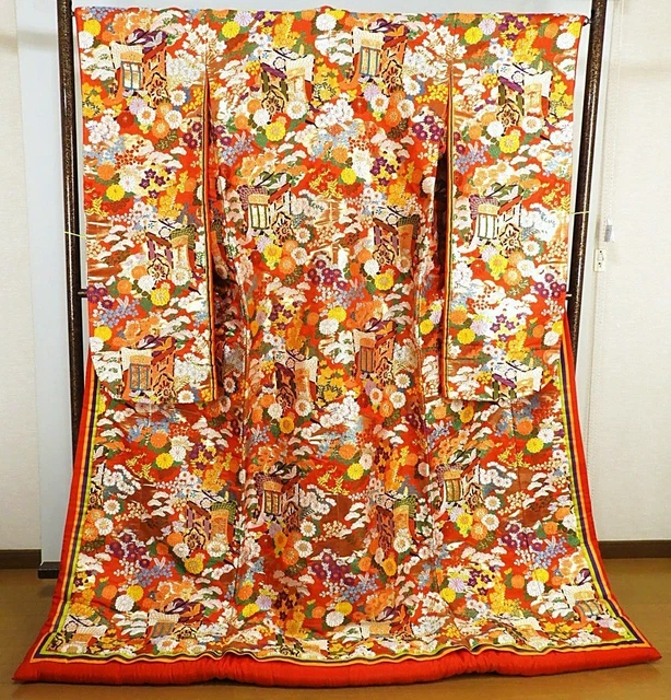 Japanese Kimono Uchikake Luxurious Wedding Embroidery Pure Silk Flower Red K173