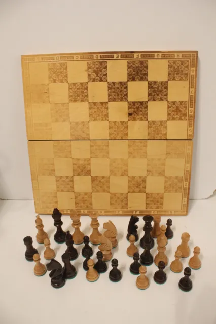 jeu d'echecs en bois vintage 39 x 39 cm