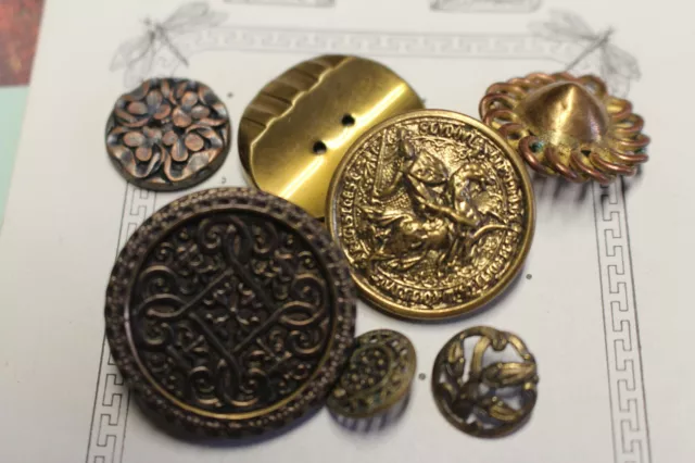 BOUTON ANCIEN COUTURE en métal doré 7  boutons