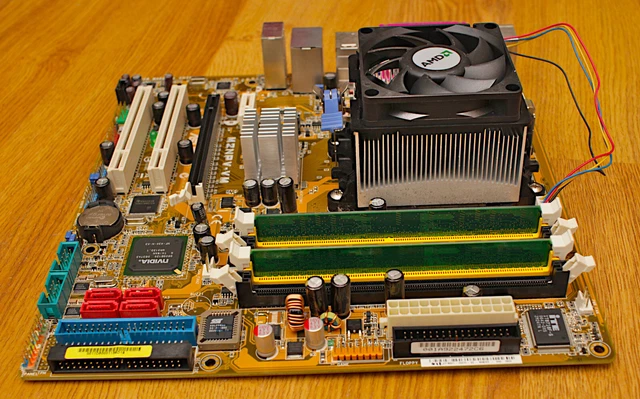 Asus M2N-MX SE Plus REV 2.02G Motherboard + AMD Athlon 64 X2 5200+ 2