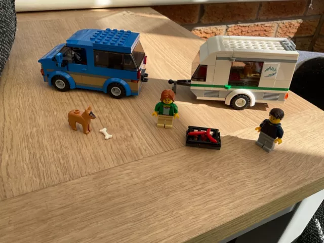 LEGO CITY: Van & Caravan (60117) from 2016 complete