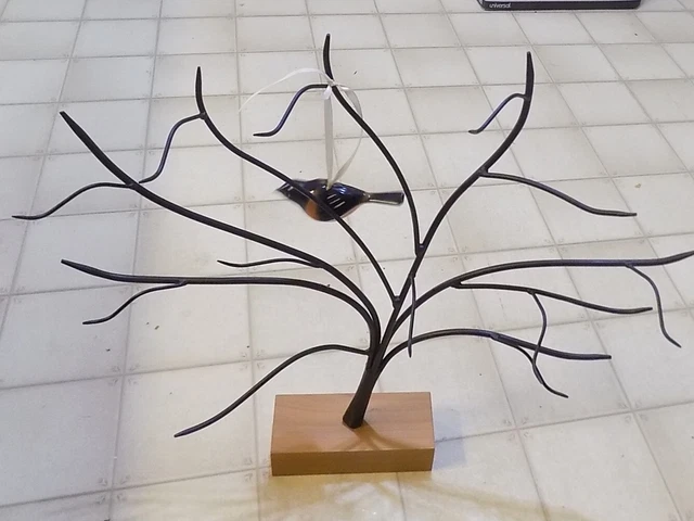 Longaberger Backyard Birds Collectors Club wrought iron tree & 1 bird