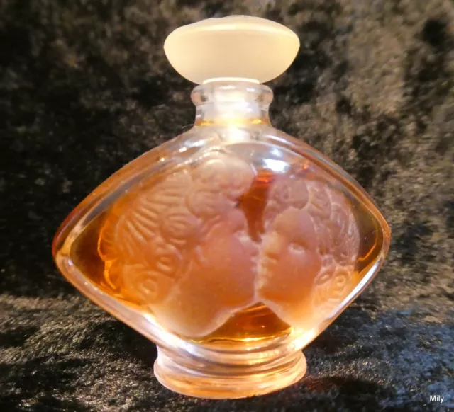 ancienne miniature de parfum   flacon LALIQUE LE BAISER avec boite