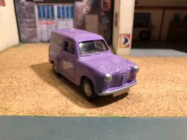 Camionnette Austin A35 1959 - Miniature Corgi Au 1/43 Aux Couleurs Milka - Occasion