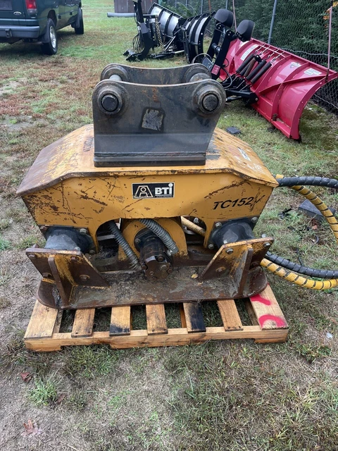 VIBRATORY COMPACTOR ATTACHMENT Excavator Tamper VIBRATORY COMPACTOR ATTACHMENT Excavator Tamper