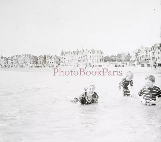 Vintage City to Identify Beach Fashion Family c1920 Photo Stereo Plate 
