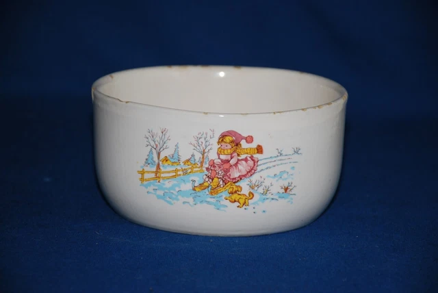 Petit bol ancien en faïence fine illustré fillette luge jeux d’hiver