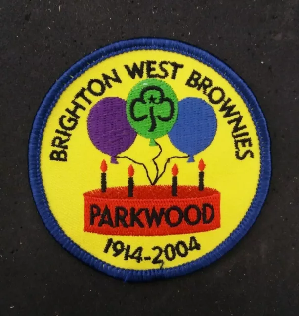 Girl Guides / Brownies Cloth Badge Brighton West 100 Years Of Girlguiding