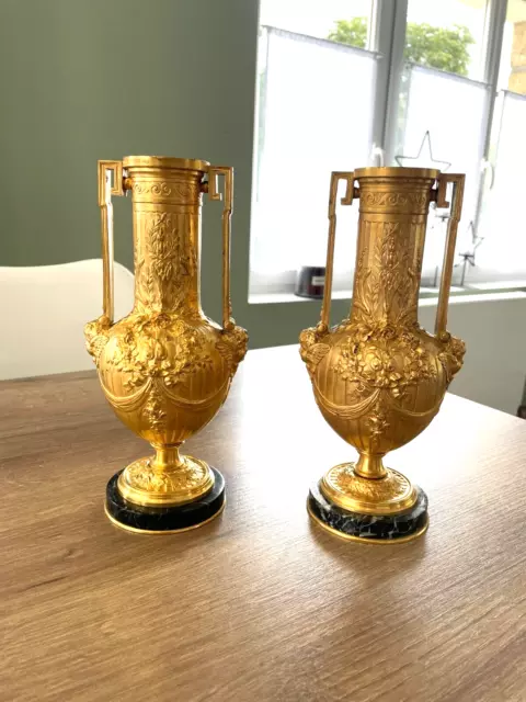 Ancienne paire de vase en bronze doré signés Barbedienne