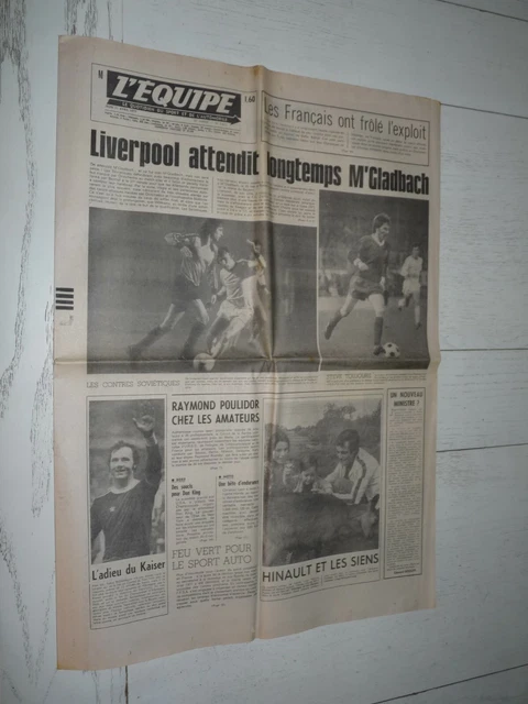 FOOTBALL MONDIAL n°15 de 1978 COUPE UEFA 1/2 FINALE GRASSHOPPERS BASTIA + POSTER