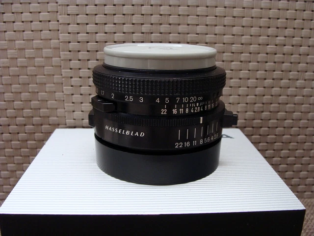 Carl Zeiss - Planar 1:2.8/80mm redT "Hasselblad Lens/ fresh serviced" - TOP!