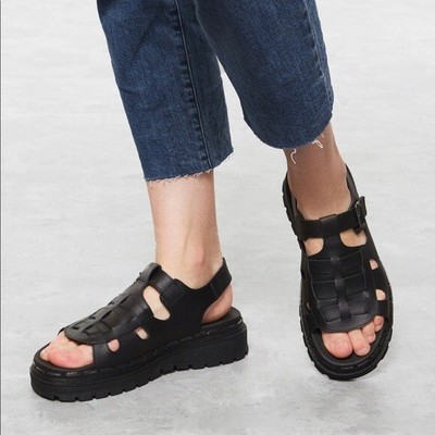 sports shoes on discount