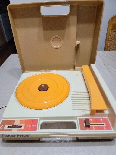 Fisher Price No 825 Record Player Vintage 1983 Kids Musical Toy Tested Powers On