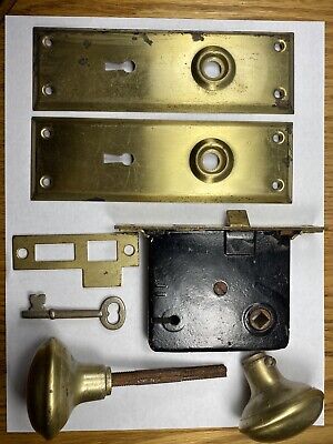 Antique Brass Entry Working Set/ 2 Door Knobs, 2 Plates, Working Key, Mechani...