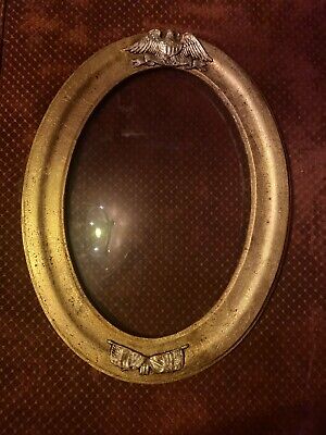 Antique Americana Federal Oval Frame Gilded Wood Convex Bubble Glass Eagle Flags