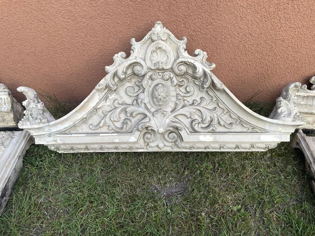 Ofenkrone Von Einem Antiken Kachelofen, um 1880