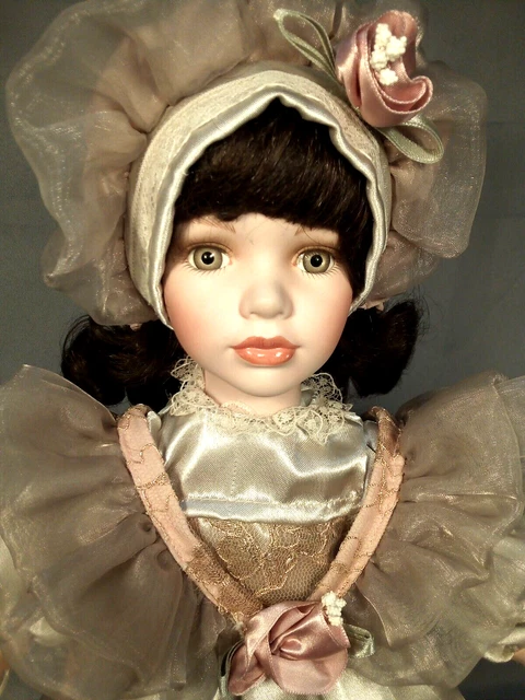Porcelain  Doll  (91 )  "Laura " Leonardo Collection   17 "-43 cm