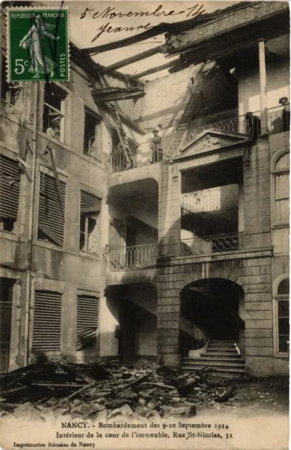 CPA MILITAIRE Nancy-Bombardement, Intérieur de la cour de l'immeuble (315489)