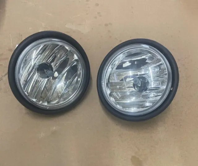Box of 2 FREIGHTLINER A06-75742-000 - Fog Light Assembly