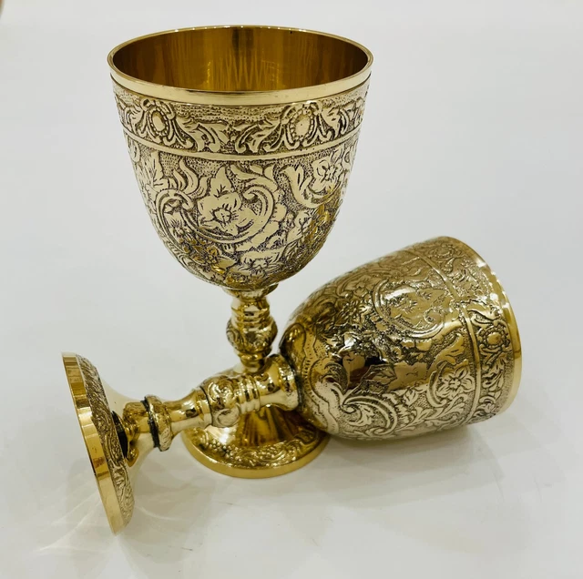 Leopacat calice de style vintage, calice en or de calice Verres à liqueur vintage en métal Rétro Petit gobelet à vin en relief Tasse à liqueur de vin Tasse d'église Verre à