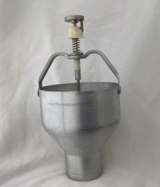 88 oz. Aluminum Round Commercial Pancake  Waffle Batter Dispenser