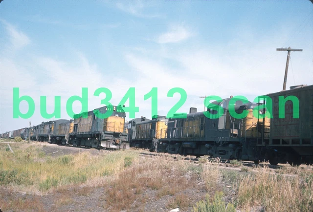 CNW Chicago & North Western C425 #402 Meet at Sioux Valley Jct SD '76 ORIG Slide