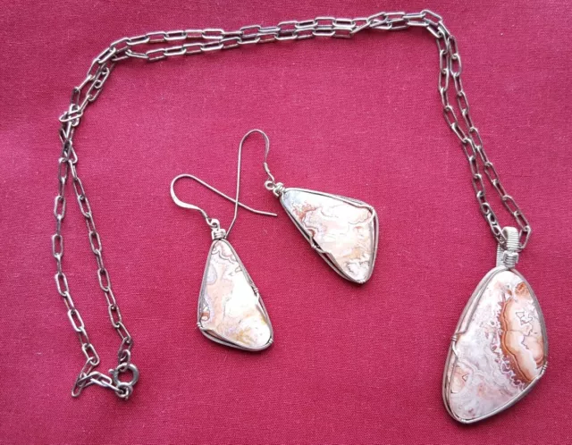 Rosetta Lace Agate Pendant w/ Earrings Set with 13" Chain