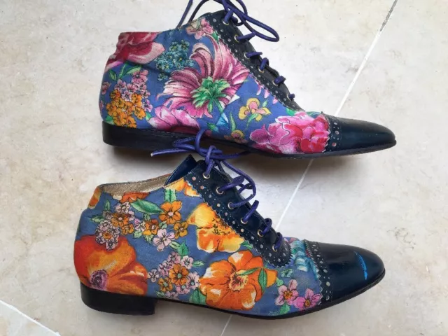 Derbys Bottine Femme VERSUS Gianni Versace Tissu Fleurs Et Cuir Verni Marine 35