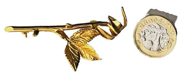 ANCIENNE BROCHE FIGURANT FEUILLE DE FOUGERE en perles obonques nacrées