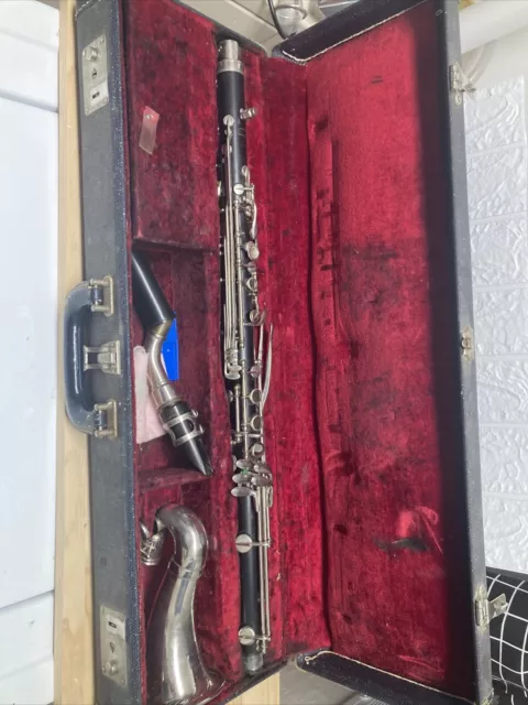 Selmer Bundy Resonite Alto Clarinet.Mouthpiece, ligature and new reeds included!