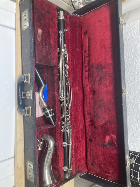 Selmer Bundy Resonite Alto Clarinet.Mouthpiece, ligature and new reeds included! Selmer Bundy Resonite Alto Clarinet.Mouthpiece, ligature and new reeds included!
