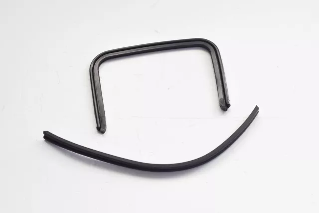 C108 - Paire Profils Passerelle Repose-Pied Lambretta DL 125-150-200