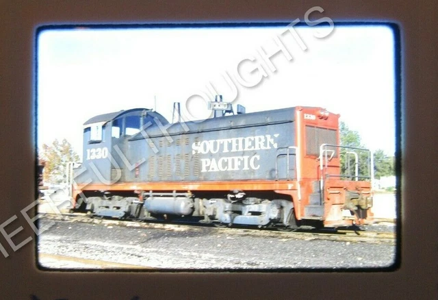 Original '74 Kodachrome Slide SP Southern Pacific 1330 NW2 Del Rio, TX   21O56