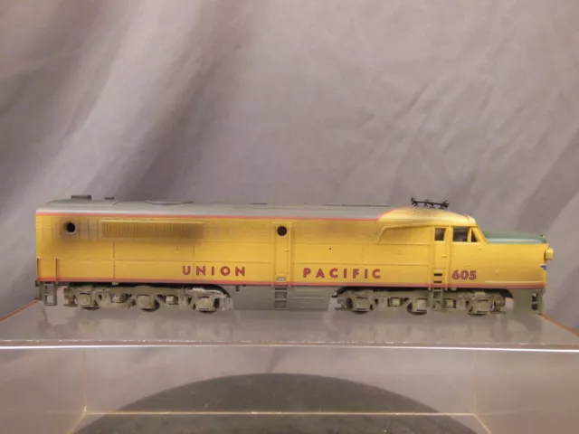 Ho Scale Athearn Weathered Union Pacific Pa-1 605 Powered Locomotive