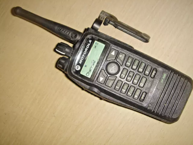 Motorola DP3600 UHF 403-470 MHz DMR batteria digitale c/w, clip da cintura e antenna #2