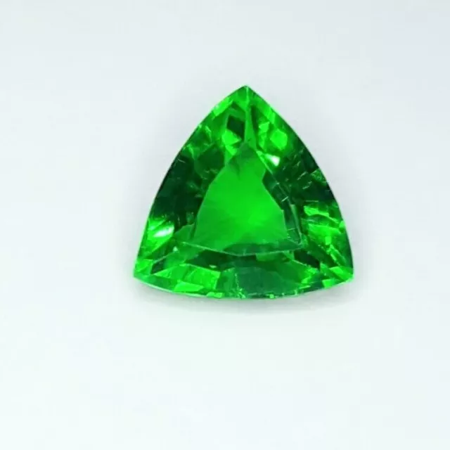 Magnifique grenat tsavorite du brésil de 6,37 carats avec certificat .