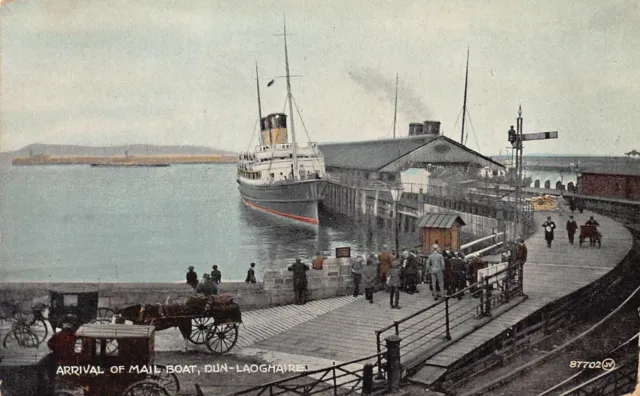 POSTCARD  SHIPS   DUN LAOGHAIRE  ARRIVAL OF THE MAIL BOAT c 1928