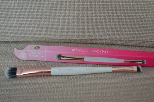 BNIB Brush Works Double Ended Eye Brush in white colour RRP £3.99