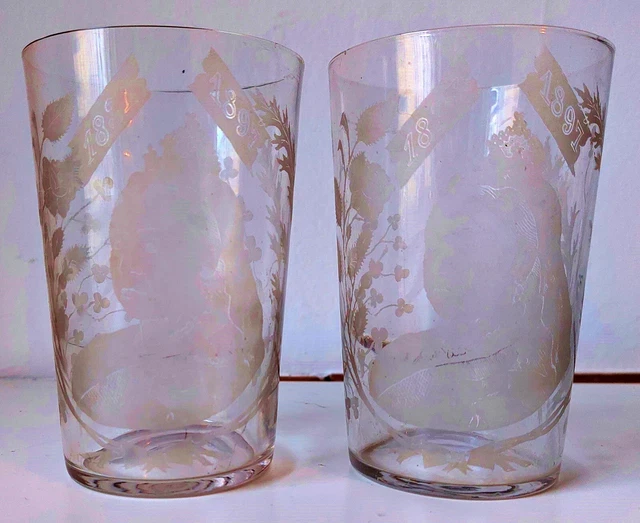 x2 RARE QUEEN VICTORIA DIAMOND JUBILEE ETCHED GLASS TUMBLERS BEAKERS 1897 VGC