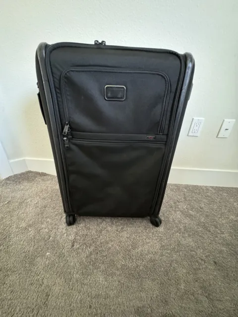 Tumi Alpha 3 Medium Trip Expandable 29" Suitcase - Black